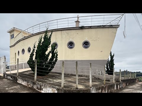 Descobrimos em Seritinga - MG , um monumento guardado; a igreja BARCO. 