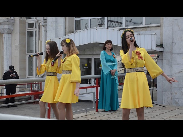 Выступление воспитанников школы искусств