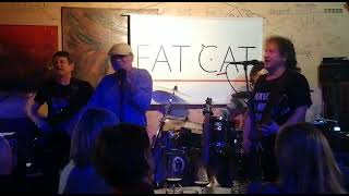 Video Kapela Fat Cat u Kouřícího králíka v Brně