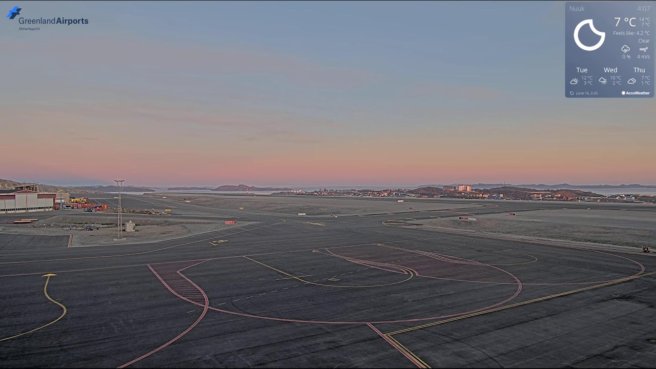 Live webcam view of Nuuk Airport South Apron & Runway