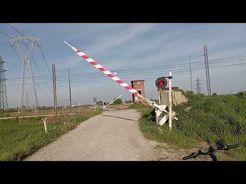Passaggio a livello di Strada Mirabella - Novara