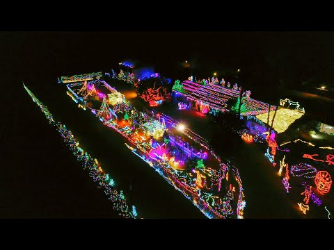 The Tasker Family's Cartoon Zooland Dazzles - The Great Christmas Light Fight