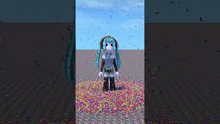 raining SPRINKLES, CHOCOLATE MILK and CUPCAKES in roblox #shorts