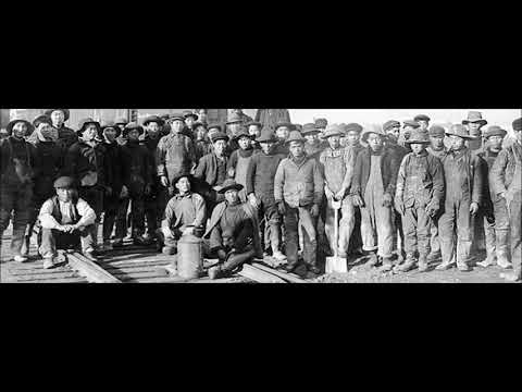 Mitch Miller - She'll Be Coming 'Round The Mountain (HD)