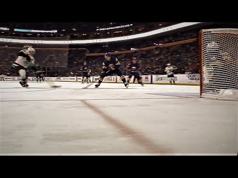 Jaden Schwartz Makes This A 6-3 Kraken Lead In The Third