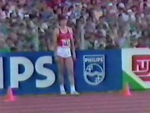 Carl Lewis, Earl Bell, and other world class jumpers