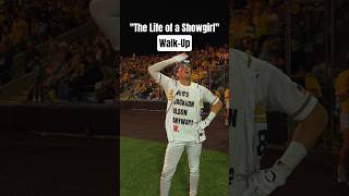 It’s giving… Showgirl🎤 #taylorswift #jacksonolson #mlb #bananaland #swifties #trending