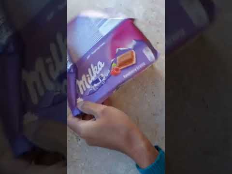 🍫UNWRAPPING MILKA RASPBERRY CREME🍫 #milka #chocolate #asmr #shorts