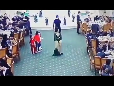 Кийимсиз Раккоса Тўйда Шарманда