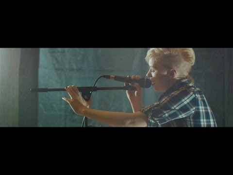 Vera Fisher - live looping