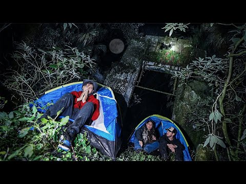 PASSAMOS UMA NOITE NA ILHA NAZlSTA ABANDONADA