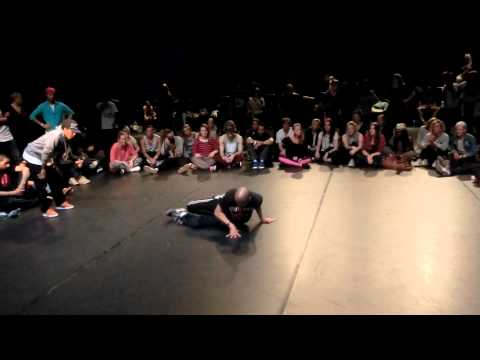 Fabgirl vs Marwless - Quarter Finals @ Urban Moves 2012