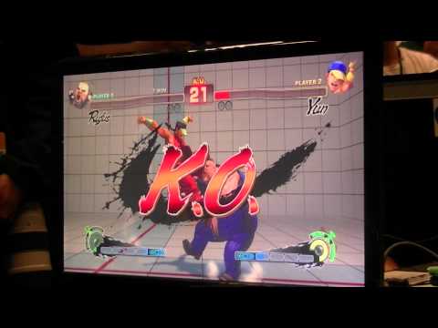 USF4 @ Evo 2014 - EG Justin Wong (Rufus) vs Kazunoko (Yun)