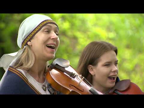 NORIET SAULE VAKARĀ / Tihovsku ģimene