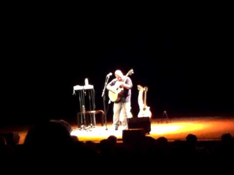 Andy mckee - ragamuffin ( Michael Hedges ) - live