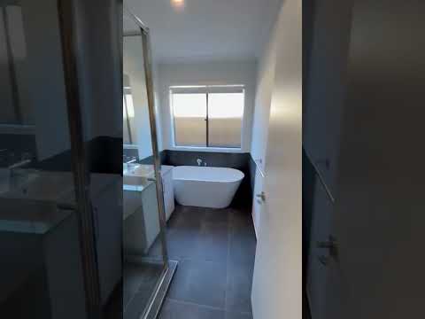 124 Monakeeba Boulevard, Woodstock, VIC 3751, 3房, 2浴, House