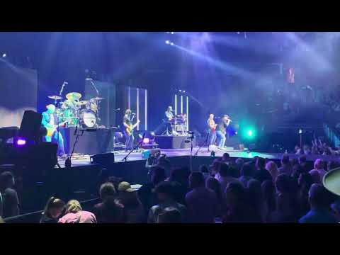 Cole Swindell Setlist Thomas Rhett