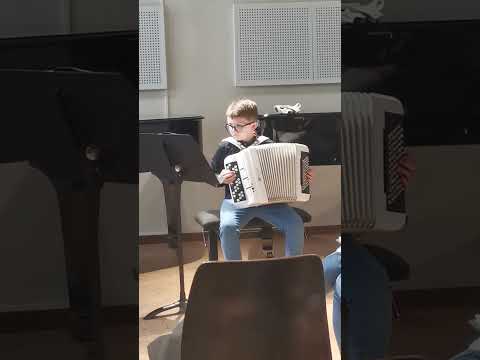 CLOWNS de Heikki Valpola. 1:Marsch 2:The Clown's Story 3:The Sad Clown 4:On the Trampoline 5:Smile