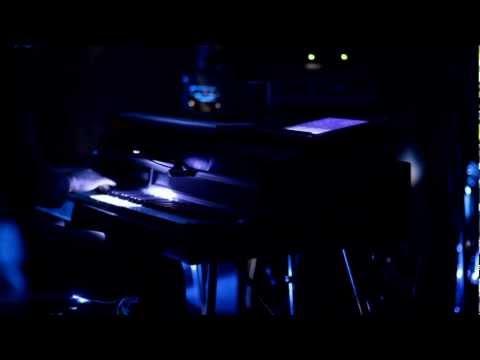 Downlouders in concerto al Twiggy