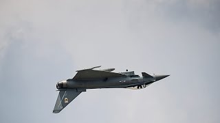Aviones de combate británicos y franceses atacan un supuesto arsenal del Estado Islámico en Siria