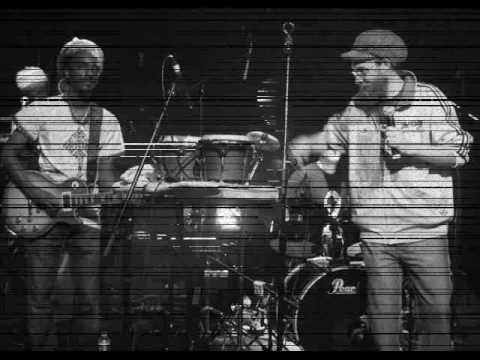 Surviv'All & Marina P Live - Estate