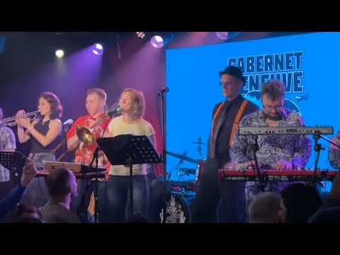 Cabernet Deneuve in concert