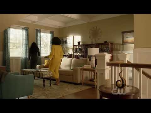 Black Lighting 1x10 — Jennifer Powers Evolve!