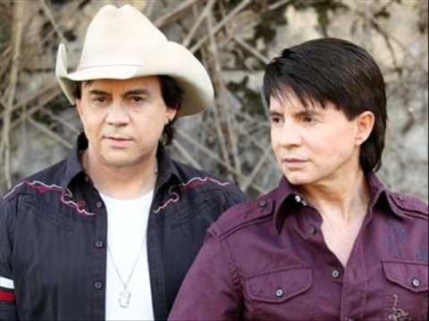 Chitãozinho e Xororó X Bee Gees - Palavras(words)