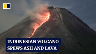Download lagu Gunung Merapi, gunung berapi di Indonesia, meletus, memaksa wisatawan mengungsi akibat kepulan abu vulkanik. mp3
