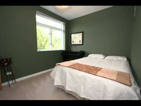 For Sale 2Bdr Apartment in North Winchester Avenue, Chicago, Illinois, USA.