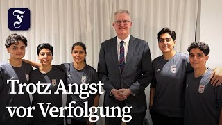 Drei iranische Fußballerinnen verlassen doch Australien