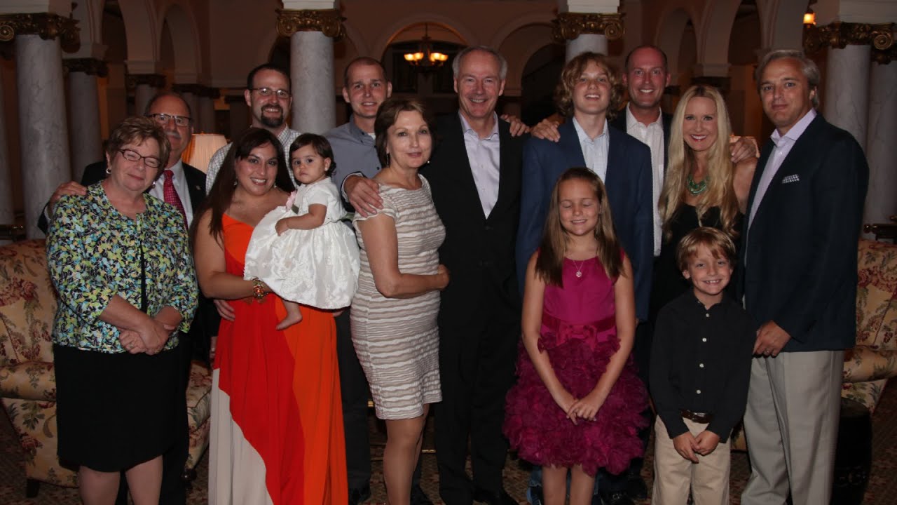 Gaines House Honors Arkansas' First Lady Susan Hutchinson