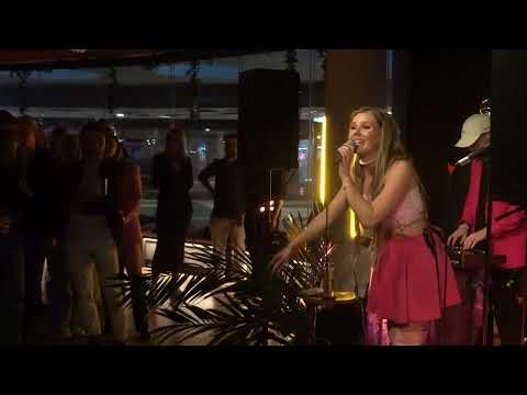 On a thread  -  Sanna Martinez Live @The Node