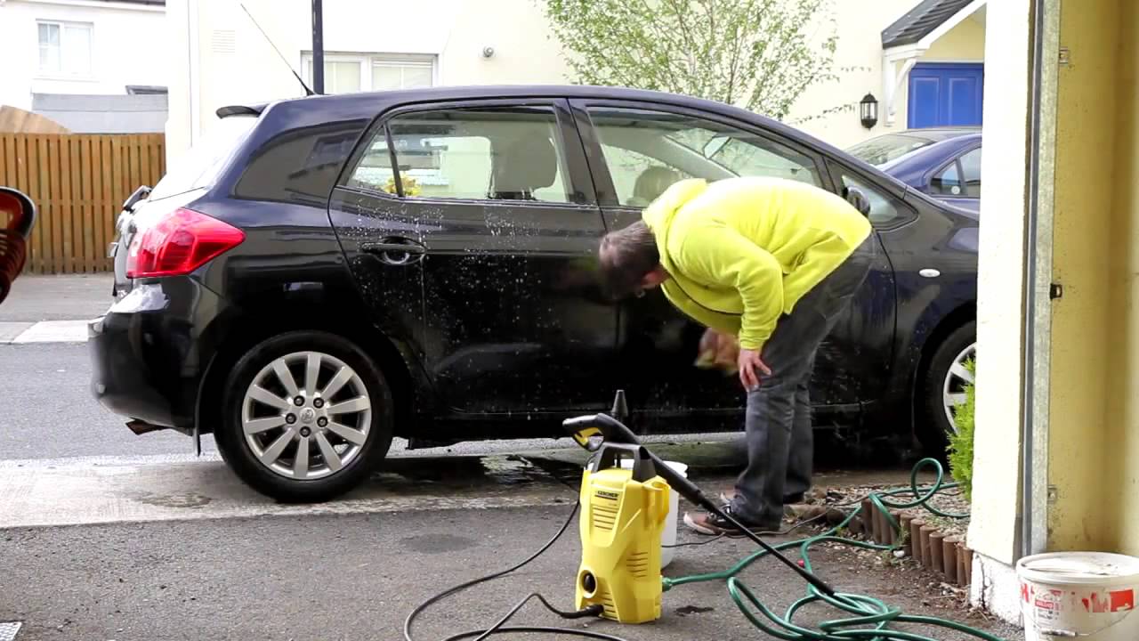 Мытье керхером видео. Весенняя мойка автомобиля. Мойка машины керхером. Мойка высокого давления Керхер 2010 года.