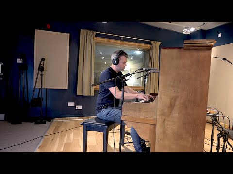 Upright Piano Recording techniques - by a great engineer with audio samples