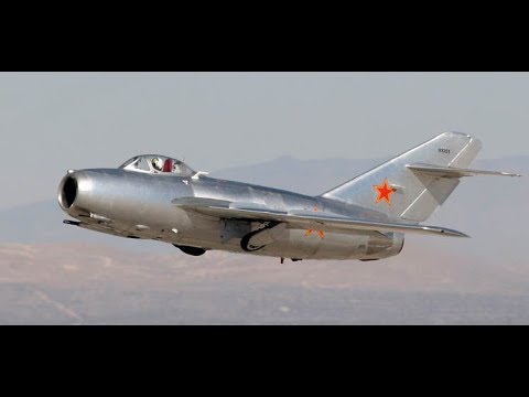 1 US Pilot Dogfights 7 MiGs - Korea 1952