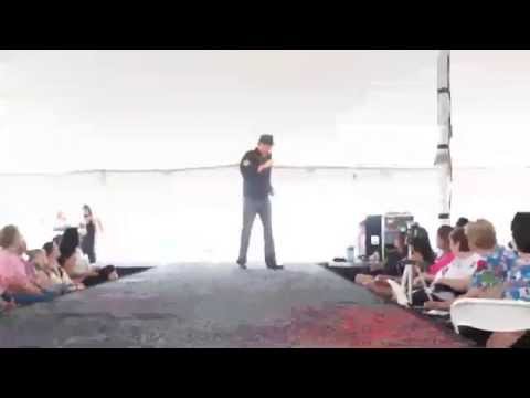Erock sings 'Hurt' at Elvis Week 2013 (video)