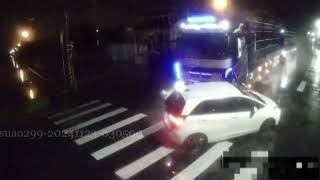 [問題] 「停」跟閃紅燈？