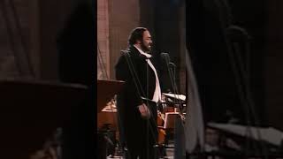 Breathtaking performance of “Torna a Surriento” by Luciano Pavarotti