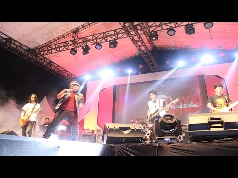 Lima Sahabat Band opening J-LIVE 2016 with Armada & vicky shu