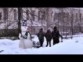 Суперржач в Томске испуг снеговик снеговик пугает людей падение снеговика снежные ...