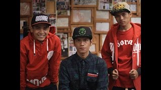 Download lagu Stand Here Alone - Sosok sempurna akustik mp3