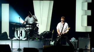 The Hives - Go Right Ahead / Insane - Live Zenith 2012