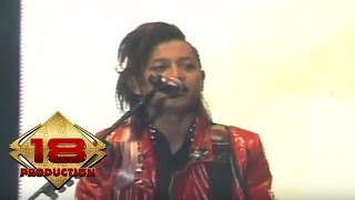 Download lagu J-ROCKS - Cobalah Kau Mengerti (Live Konser Surabaya 2 Juli 2011) mp3