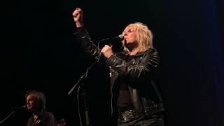 Lucinda Williams covers Neil Young