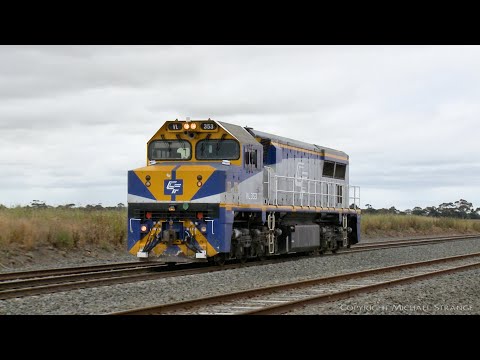 CFCLA's VL353 Running Light Engine (24/11/2020) - PoathTV Australian Trains & Railways