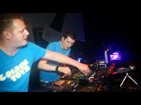 Golden Toys @ Sputnik Springbreak 2011  (1)