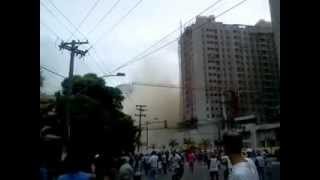 preview picture of video 'Implosão do antigo Hospital Santa Mônica - Niterói, RJ'
