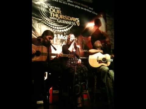 Dusty Indio - Aminah Hughes, Seamie O'Dowd & Thom Moore