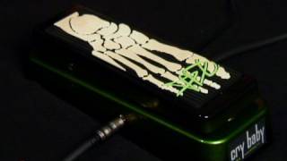 Video thumbnail for Dunlop Kirk Hammett Wah by ProGuitarShopDemos